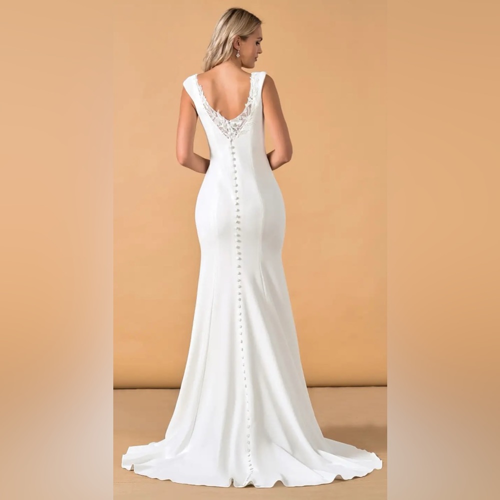 NWT Azazie Wedding Dress